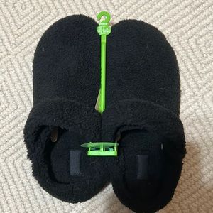 CROCS MENS COZZZY -just released!